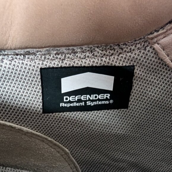 Timberland Lyonsdale Chunky-Sole Leather Boots in Light Beige & Grey - Picture 6 of 16